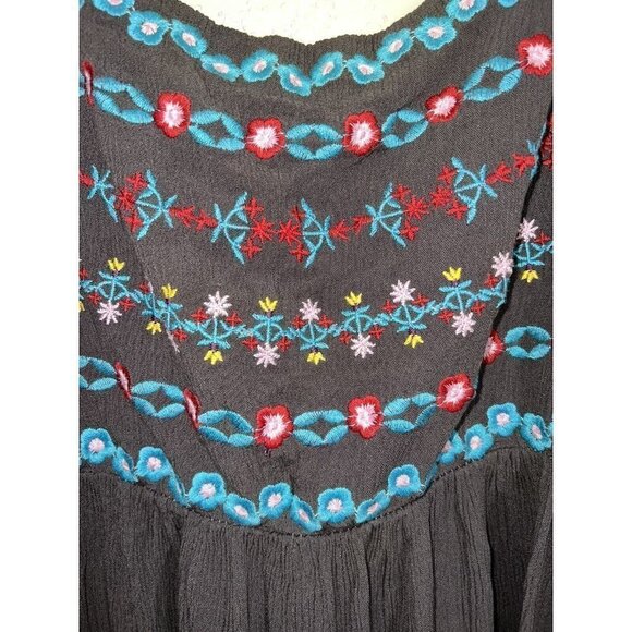 Torrid Tank Top Blouse Grey Floral Embroidered Size 1X Plus Size Boho X1 - Picture 3 of 8